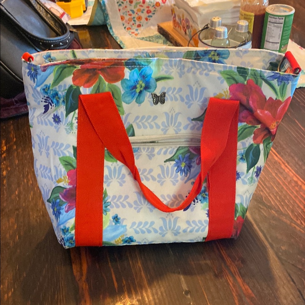 Pioneer woman insulated lunch bag Floral with Red Straps